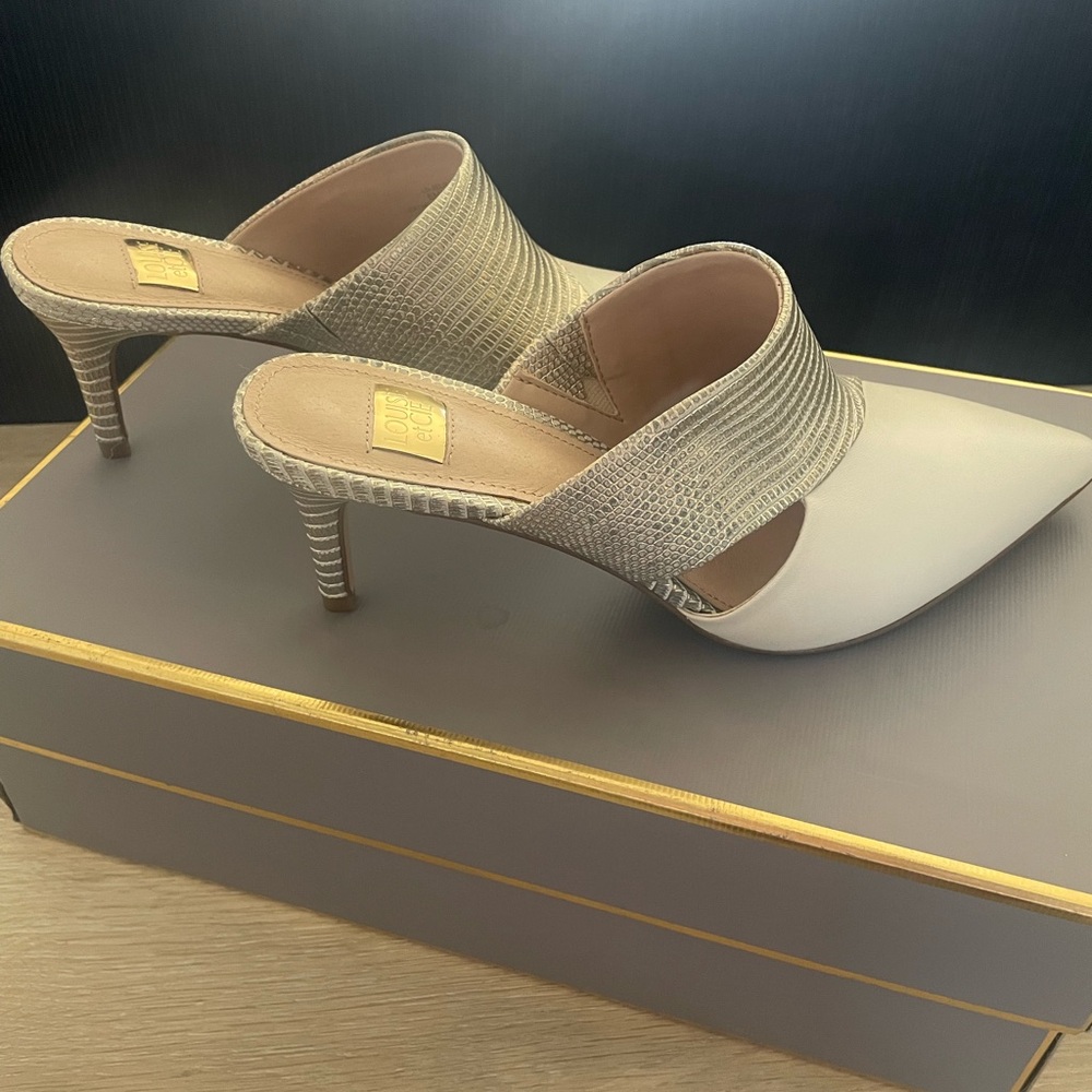 Brand new Louise et Cie Jelisa Mule Heels. Women’s size 6. Tan Gold leather